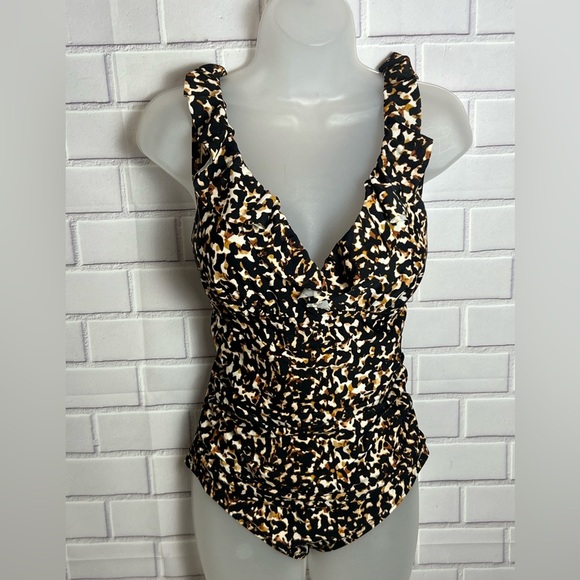 DKNY Women's Printed Ruffle Plunge Tummy-Control One-Piece swimsuit/size 12 - Picture 8 of 13